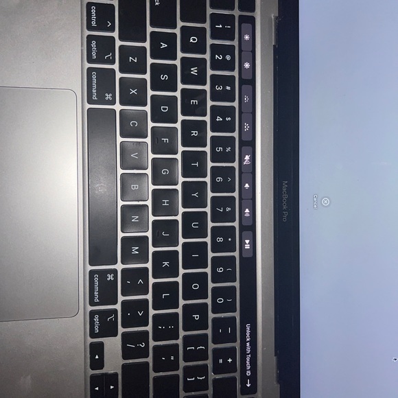 M1 MacBook Pro 256gb - Picture 6 of 6